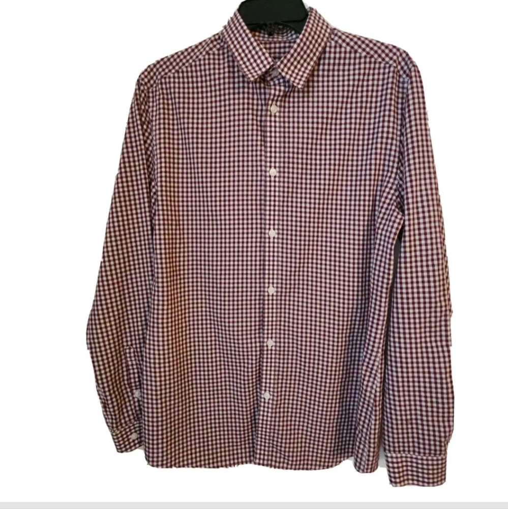 H&M slim fit easy-iron button front shirt. Mens M